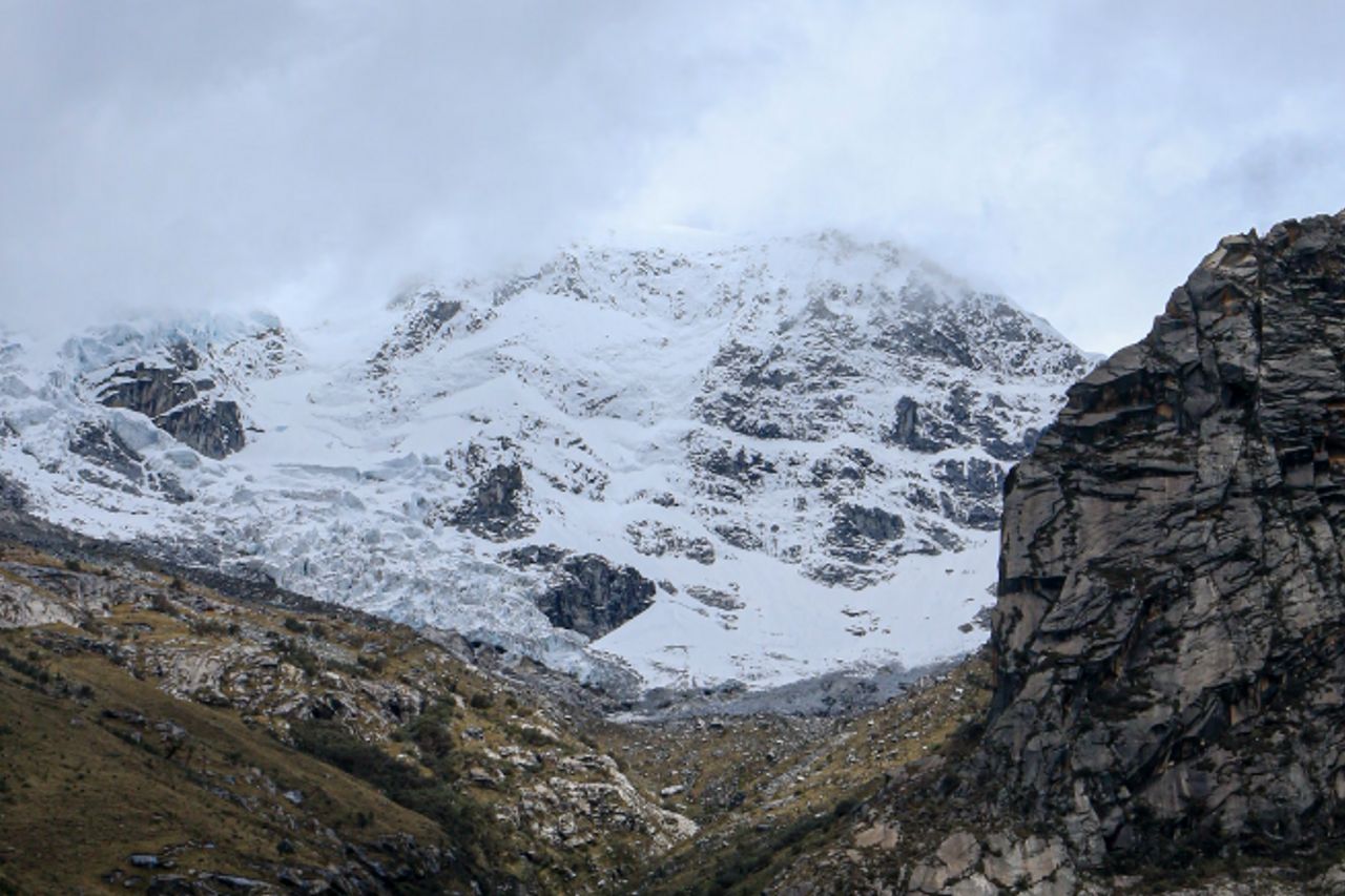 Es Gunung Peru Mencair, Jasad Pendaki AS Hilang